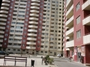 Satılır 4 otaqlı 150 m2 yeni tikili İnşaatçılar m.