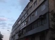 Satılır 3 otaqlı 90 m2 köhnə tikili Elmlər Akademiyası m.