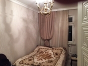 Satılır 3 otaqlı 70 m2 köhnə tikili İqtisadiyyat Universiteti