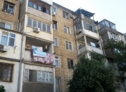 Satılır 2 otaqlı 42 m2 köhnə tikili Neftçilər m.