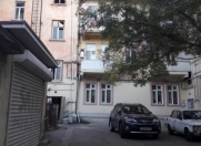 Satılır 2 otaqlı 59 m2 köhnə tikili Elmlər Akademiyası m.