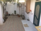 Satılır 3 otaqlı 60 m2 həyət evi İnşaatçılar m.