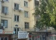 Satılır 2 otaqlı 35 m2 köhnə tikili Elmlər Akademiyası m.