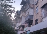 Satılır 3 otaqlı 72 m2 köhnə tikili Elmlər Akademiyası m.