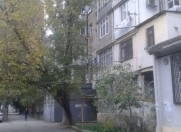 Satılır 3 otaqlı 67 m2 köhnə tikili Keşlə bazarı