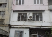 Satılır 3 otaqlı 80 m2 köhnə tikili Ukrayna dairəsi