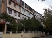 Satılır 2 otaqlı 60 m2 köhnə tikili Ayna Sultanova heykəli