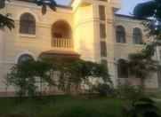 Satılır 7 otaqlı 350 m2 həyət evi 20 yanvar m.