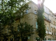 İcarəyə verilir 3 otaqlı 110 m2 köhnə tikili Bakı univermağı