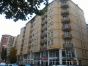 Satılır 5 otaqlı 244 m2 yeni tikili Gənclik m.