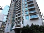 İcarəyə verilir 5 otaqlı 170 m2 yeni tikili Axundov bağı