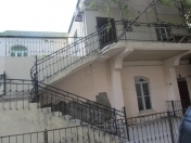 İcarəyə verilir 3 otaqlı 220 m2 ofis Elmlər Akademiyası m.