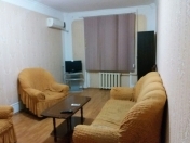 İcarəyə verilir 2 otaqlı 60 m2 köhnə tikili Neapol dairəsi