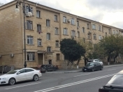 Satılır 1 otaqlı 40 m2 köhnə tikili 2 mkr