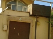 Satılır 2 otaqlı 63 m2 həyət evi Bayıl