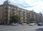 İcarəyə verilir 3 otaqlı 80 m2 köhnə tikili Sahil m.