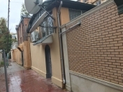 Satılır 3 otaqlı 200 m2 köhnə tikili 8 km