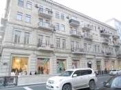 İcarəyə verilir 2 otaqlı 70 m2 köhnə tikili Azneft meydanı