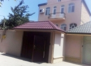 Satılır 4 otaqlı 200 m2 həyət evi Binəqədi r.