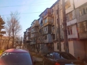 Satılır 2 otaqlı 50 m2 köhnə tikili Dərnəgül m.