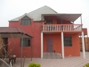 İcarəyə verilir 4 otaqlı 150 m2 bağ evi Ayna Sultanova heykəli