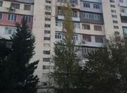 Satılır 4 otaqlı 100 m2 köhnə tikili Ayna Sultanova heykəli