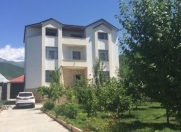 İcarəyə verilir 6 otaqlı 250 m2 villa Şəki