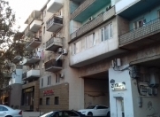 Satılır 2 otaqlı 55 m2 köhnə tikili Elmlər Akademiyası m.