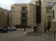 İcarəyə verilir 1 otaqlı 45 m2 ofis İçəri Şəhər m.