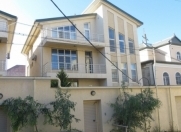 İcarəyə verilir 6 otaqlı 400 m2 villa Botanika bağı