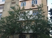 Satılır 3 otaqlı 65 m2 köhnə tikili Neapol dairəsi