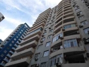 Satılır 3 otaqlı 138 m2 yeni tikili Nizami m.