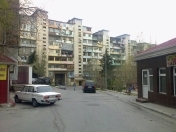 Satılır 4 otaqlı 110 m2 köhnə tikili Zərifə Əliyeva adına park