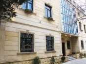 Satılır 15 otaqlı 1000 m2 obyekt Azadlıq prospekti m.