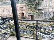 İcarəyə verilir 6 otaqlı 200 m2 köhnə tikili İçəri Şəhər m.