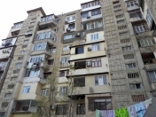 İcarəyə verilir 2 otaqlı 50 m2 köhnə tikili İnşaatçılar m.