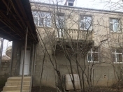 İcarəyə verilir 8 otaqlı 300 m2 villa Quba