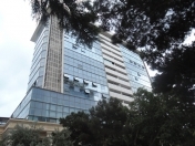 İcarəyə verilir 3 otaqlı 110 m2 köhnə tikili Hilton otel