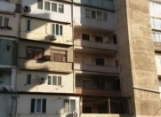 Satılır 3 otaqlı 57 m2 köhnə tikili Elmlər Akademiyası m.