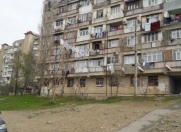 İcarəyə verilir 1 otaqlı 40 m2 köhnə tikili Y.Günəşli