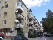 Satılır 3 otaqlı 75 m2 köhnə tikili Elmlər Akademiyası m.