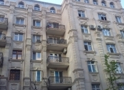 İcarəyə verilir 3 otaqlı 74 m2 köhnə tikili Hilton otel