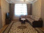 İcarəyə verilir 3 otaqlı 130 m2 yeni tikili Elmlər Akademiyası m.