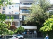 Satılır 4 otaqlı 140 m2 köhnə tikili Elmlər Akademiyası m.