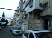 Satılır 2 otaqlı 52 m2 köhnə tikili Elmlər Akademiyası m.
