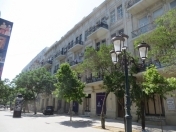 Satılır 7 otaqlı 200 m2 köhnə tikili Sahil m.