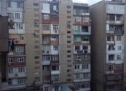 Satılır 3 otaqlı 75 m2 köhnə tikili İnşaatçılar m.