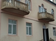 Satılır 10 otaqlı 1100 m2 həyət evi Moskva univermağı