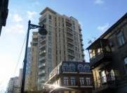 Satılır 2 otaqlı 90 m2 yeni tikili Axundov bağı