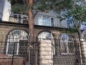 Satılır 3 otaqlı 80 m2 köhnə tikili Park Bulvar